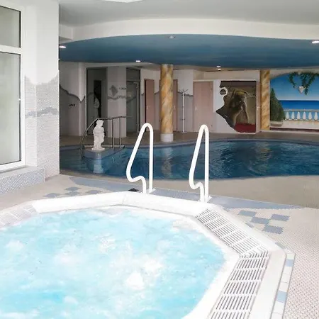 Baierweg Sleeps 18 Pool Wifi * Kollnburg